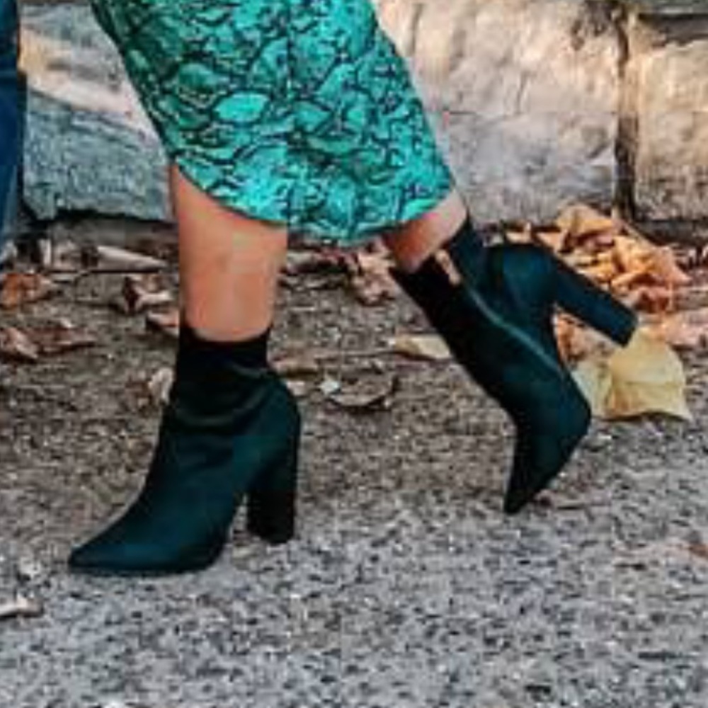 Pointed Toe Black Zip Up Booties